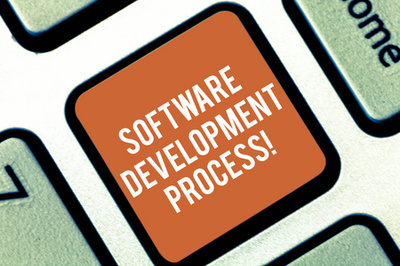 概念手工寫作, 展示網(wǎng)絡(luò)研討會的現(xiàn)代教育。商務(wù)照片文本的過程和開發(fā) web 應(yīng)用程序鍵盤鍵意圖創(chuàng)建計算機消息的概念的實踐