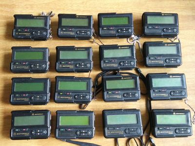 十六臺傳呼機(jī)的協(xié)奏曲 時(shí)代的通訊回響